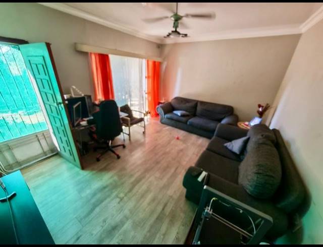2 BEDROOM HOUSE FOR SALE IN VANDERBIJLPARK CW 6